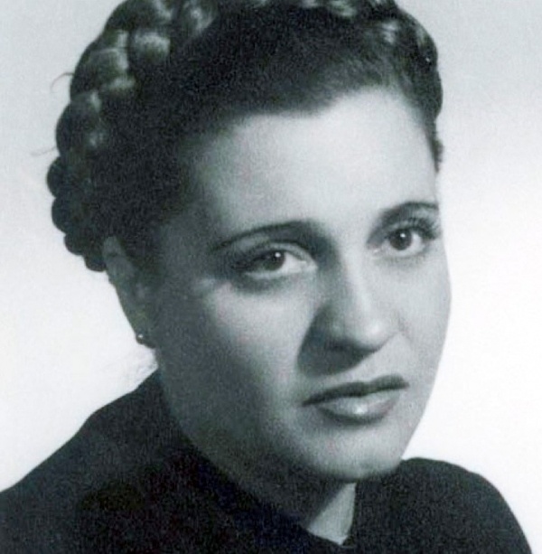 Aurora Reyes Flores Concha Mayordomo Artista