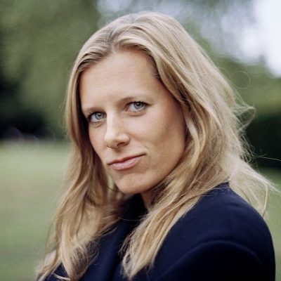 Julia Fullerton-Batten. Alemania